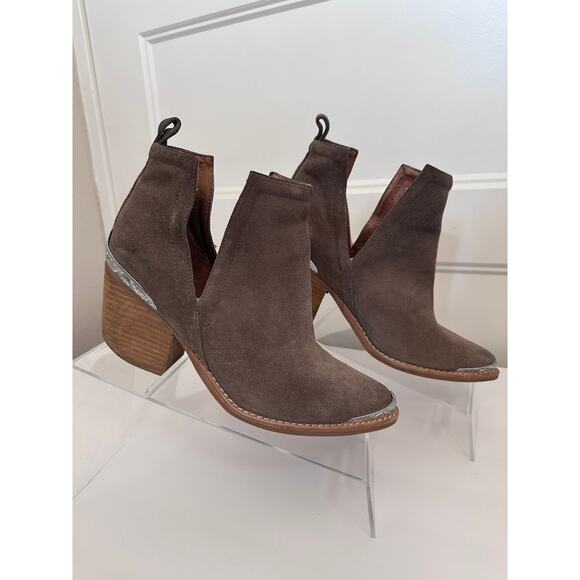 Jeffrey Campbell Women Cromwell Taupe Western Cowboy Metal Tip Boots sz 7.5 - Picture 1 of 11